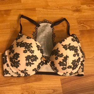 NWOT Victoria’s Secret Lace Push Up Bra